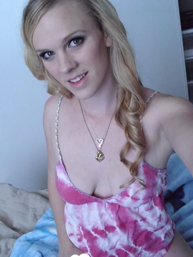 Hot couple has a rough and fast fuck