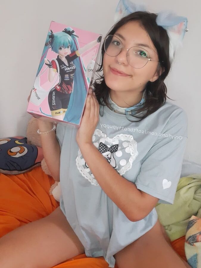 Pet play bitch