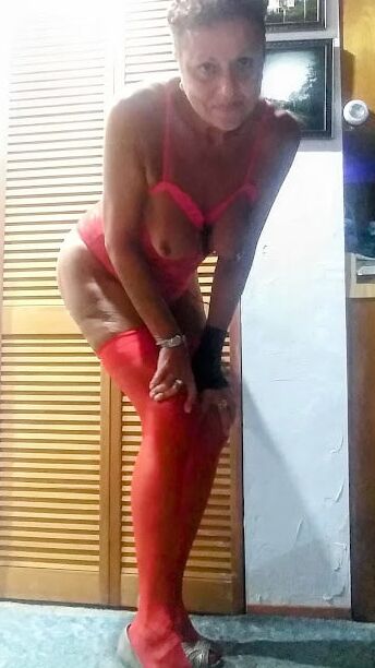 Who is the Lady in Red - cleanjean ... red lingerie that is!