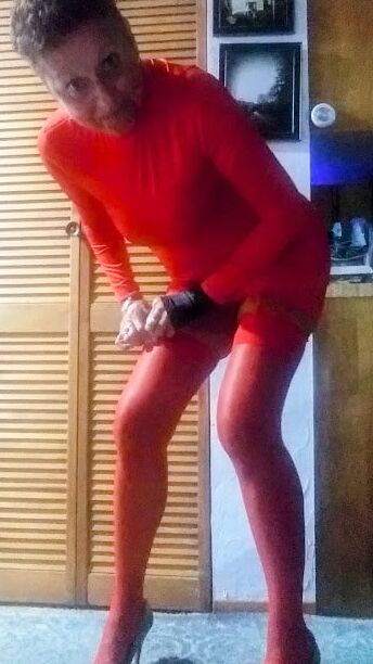 Who is the Lady in Red - cleanjean ... red lingerie that is!