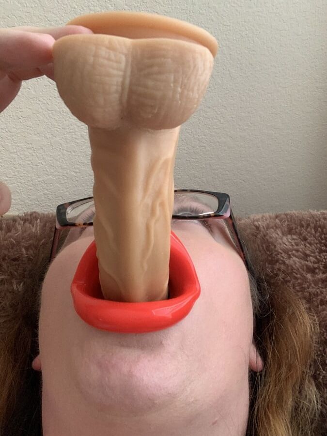 Big fake Lips sucking cock