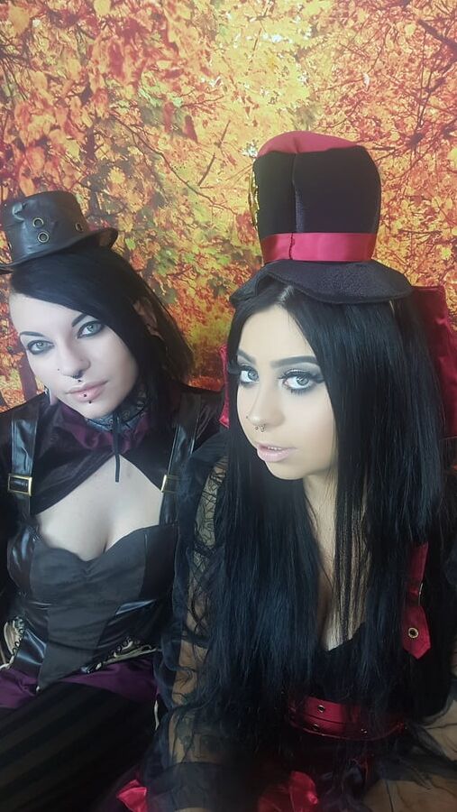 Mia Kay and Tanksfeet