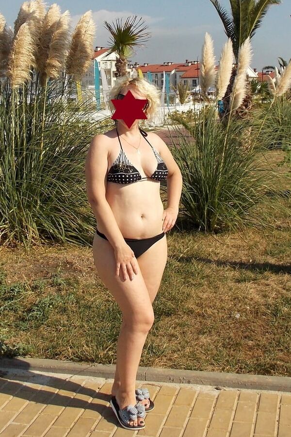 Big ass in a bikini  street