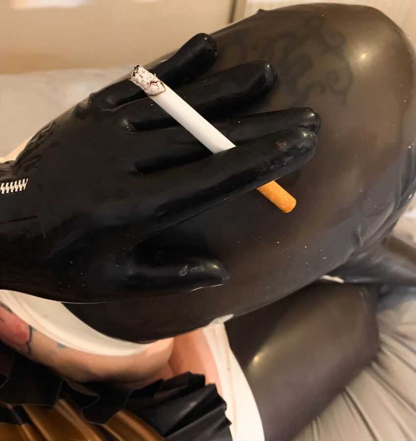 BBW Tina Snua Smoking Dressed In Latex - Rubber Fetish
