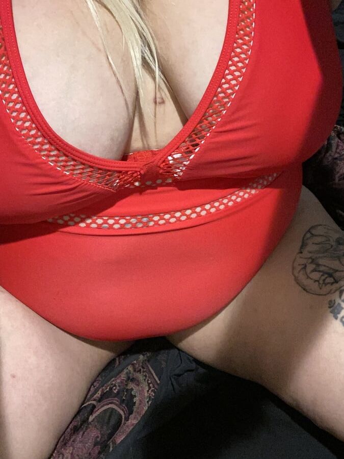 Sinrose lady in red