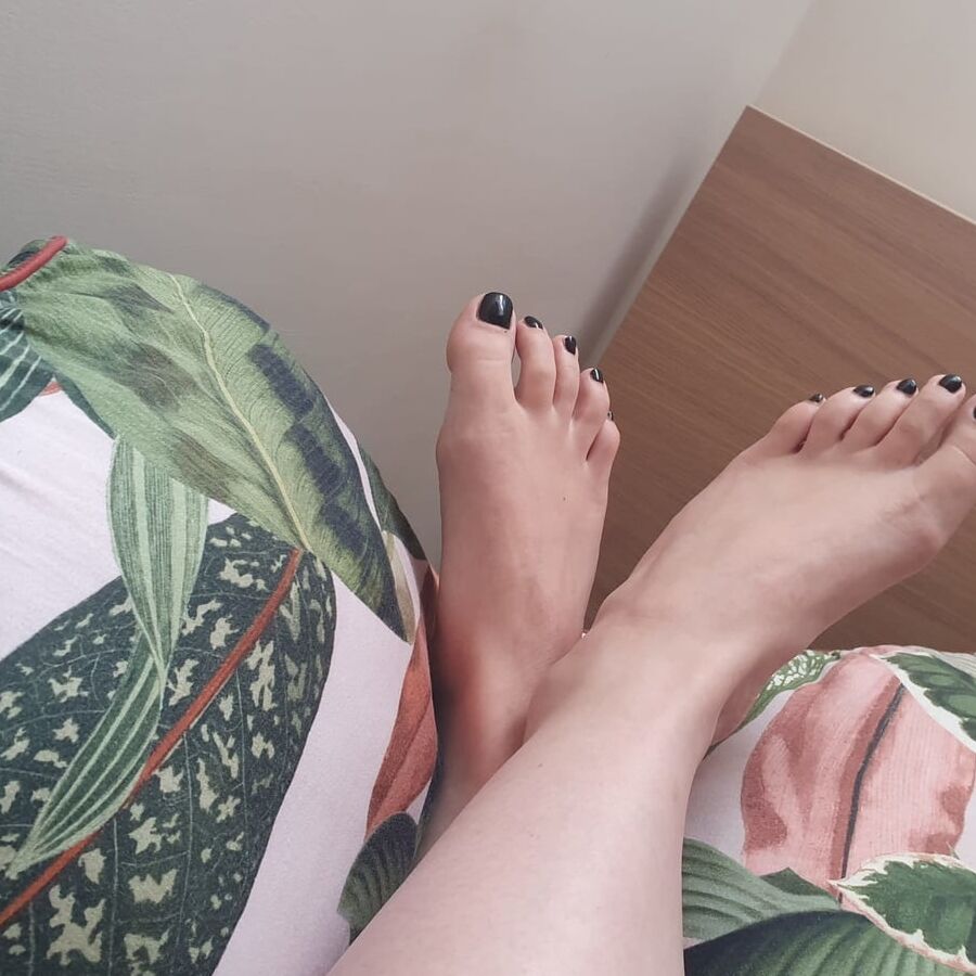 Empress Ember Feet 2