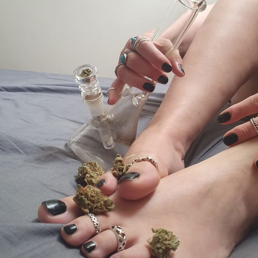 Empress Ember Feet 2