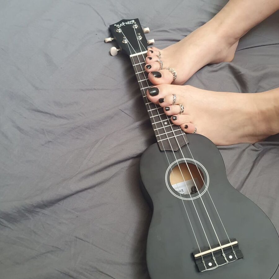 Empress Ember Feet 2