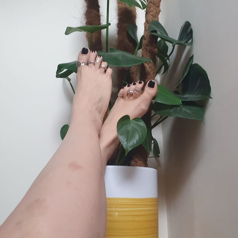 Empress Ember Feet 2