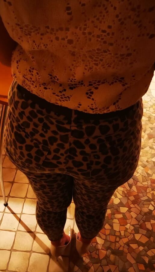 Me in leopard and black leggins