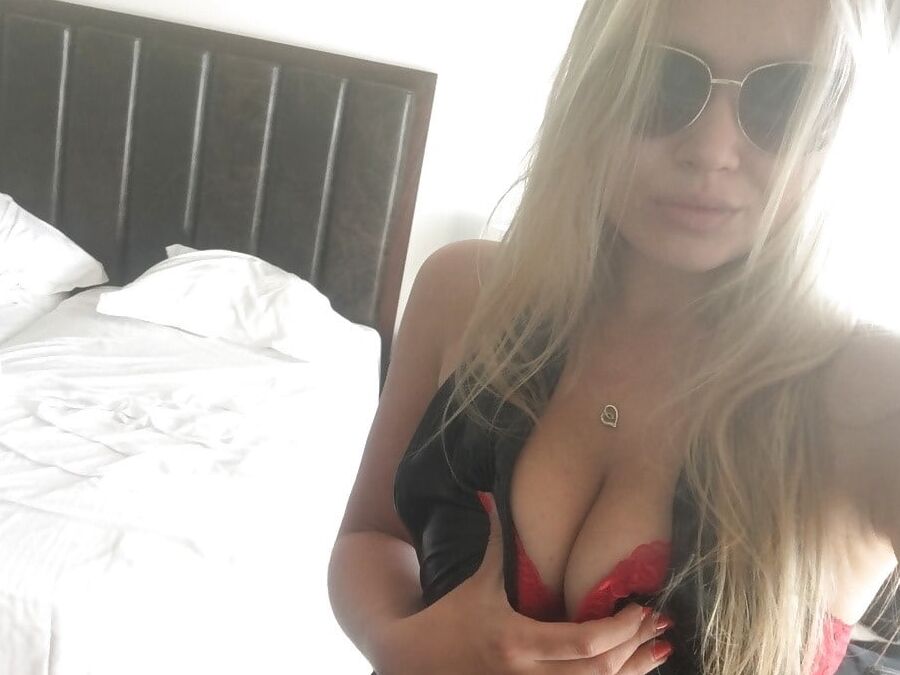 Astonishing girlfriend tries on a couple of outfits