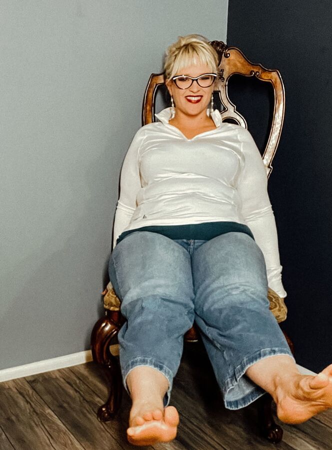 Big Butt, Fat Thighs, Milf with an attitude