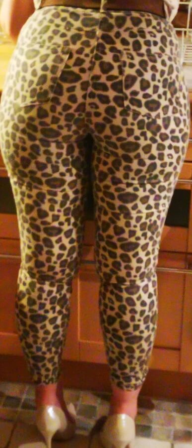 Me in leopard leggins