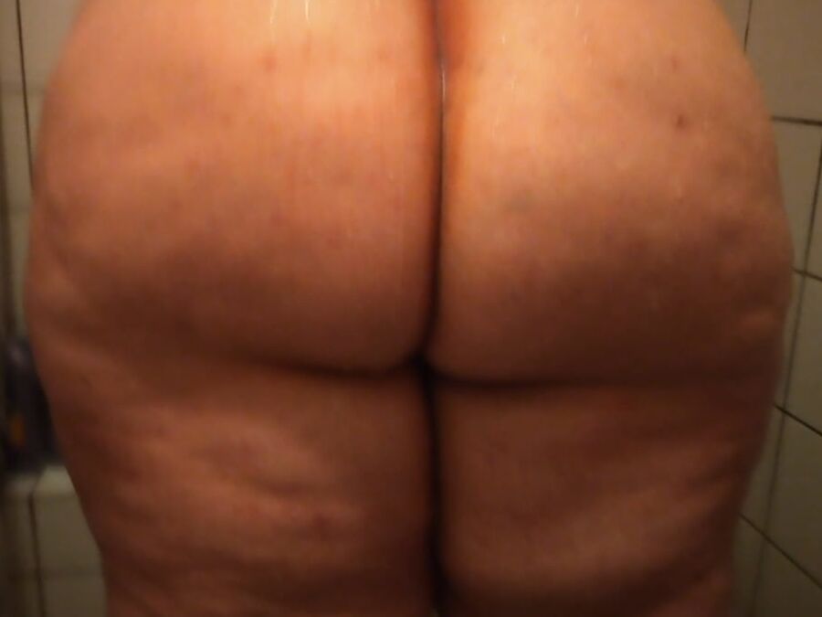 Shower ~ Big beautiful woman