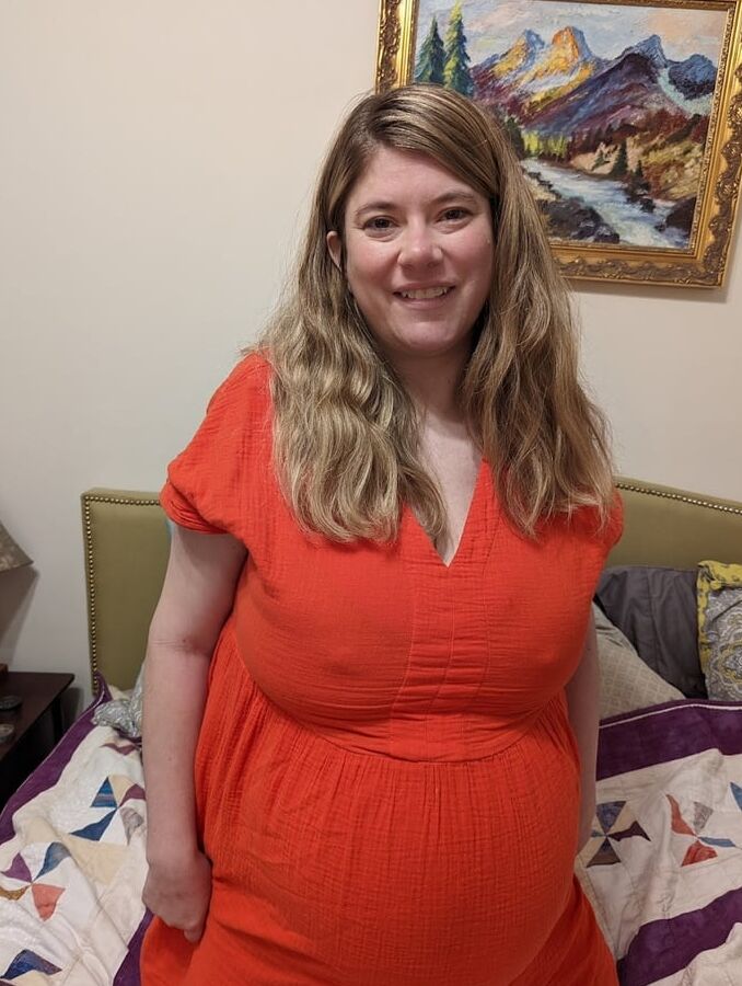 Pregnant BBW Striptease