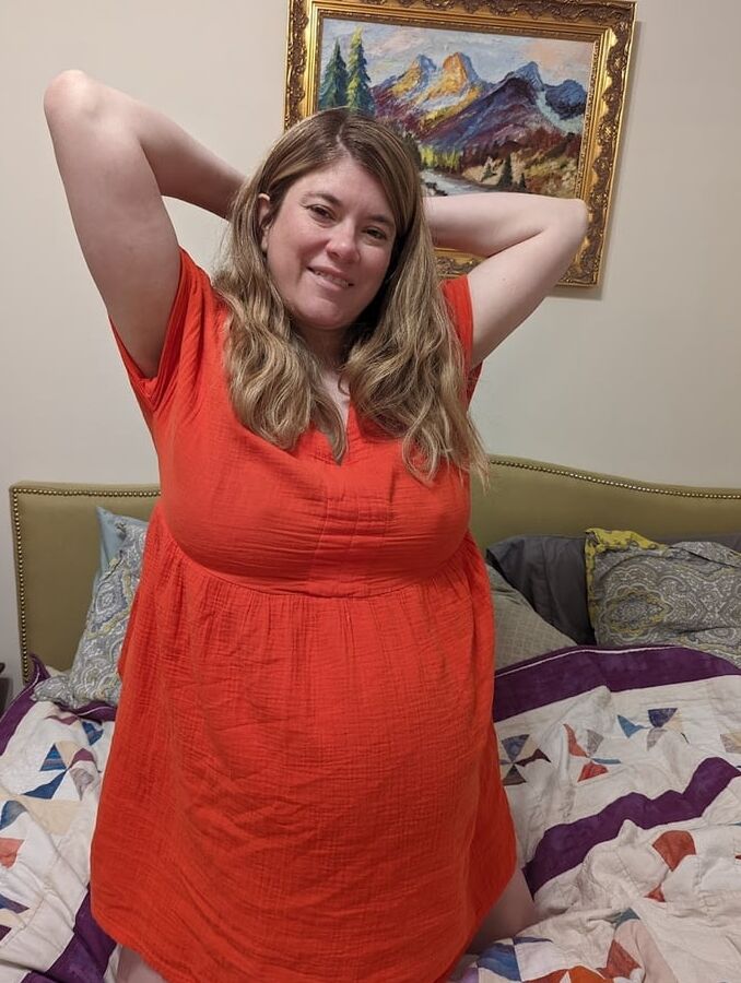 Pregnant BBW Striptease