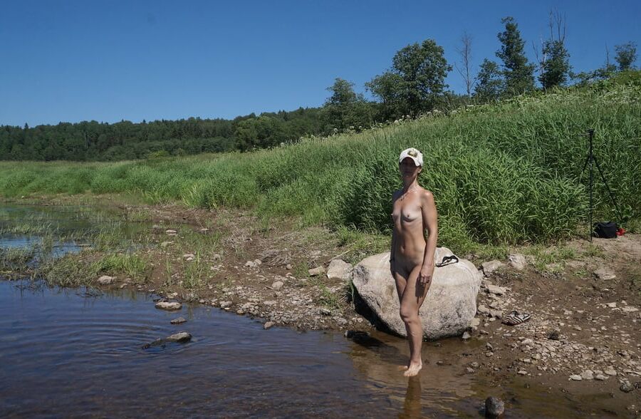 Naked in Violga