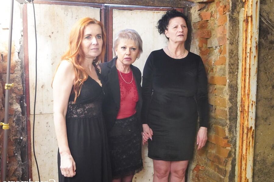 Grannies and Glory Holes at GrandMams