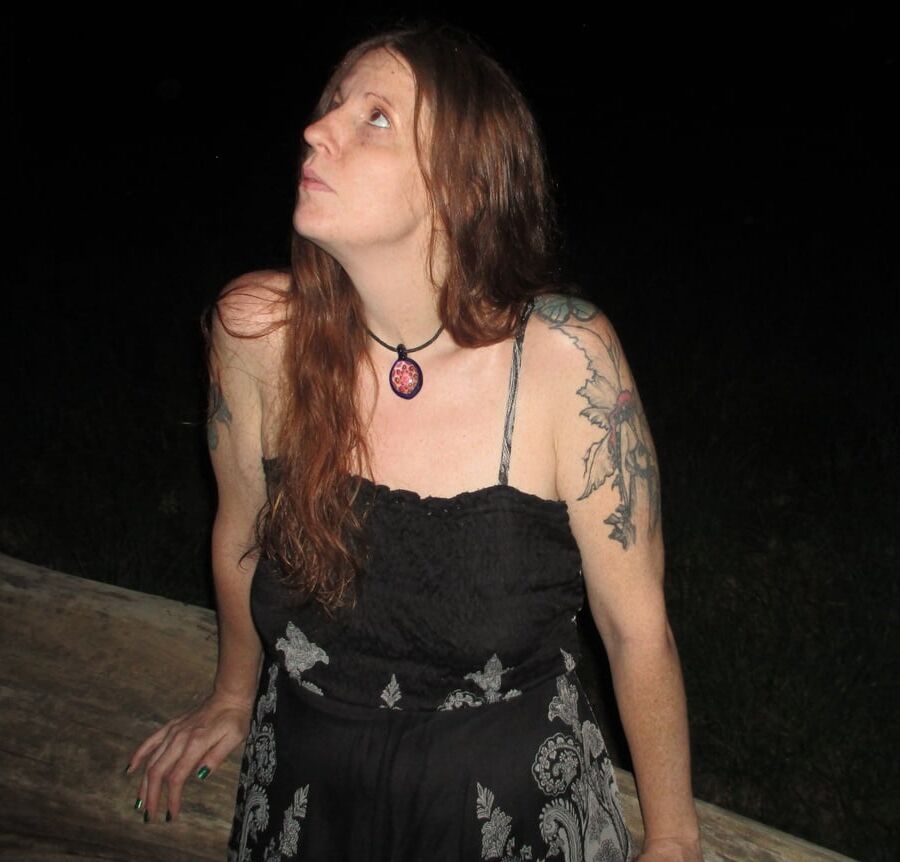 Distant gazes and deep thoughts