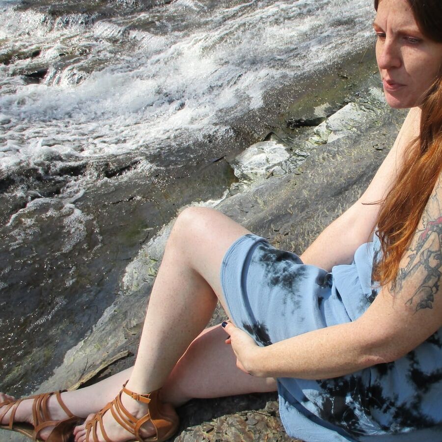 Distant gazes and deep thoughts