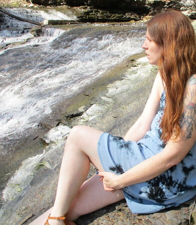 Distant gazes and deep thoughts