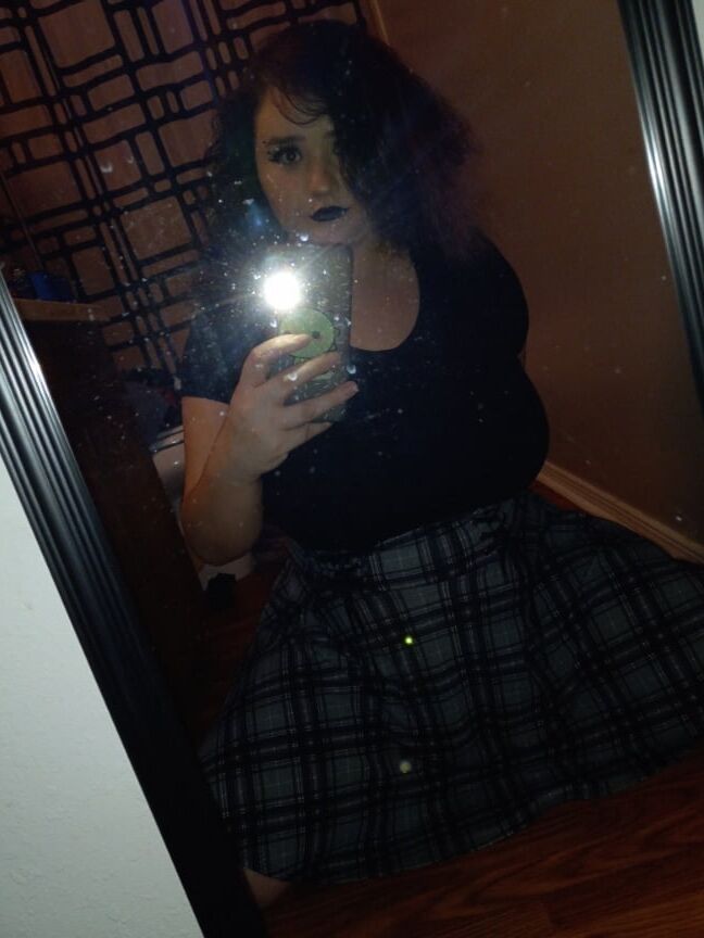 Cute outfits and makeup