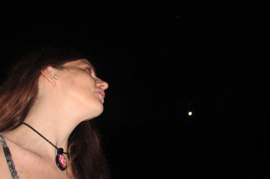 Distant gazes and deep thoughts