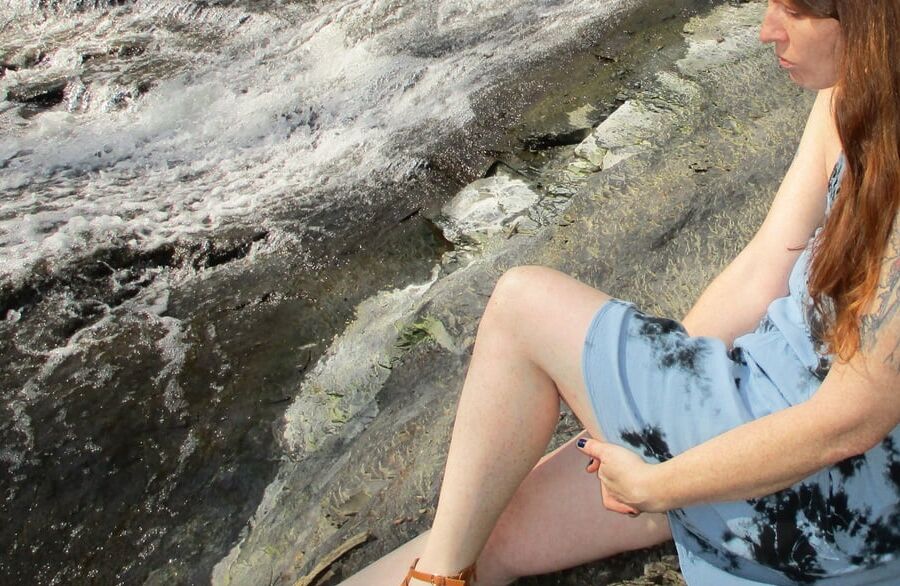Distant gazes and deep thoughts