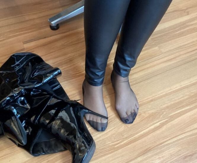 Black Mules, Nylon Feet and Leggings