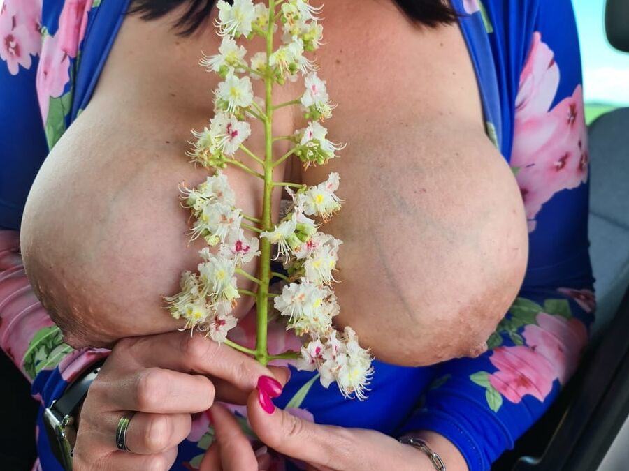 Beatiful czech bbw milf with huge boobs summer play