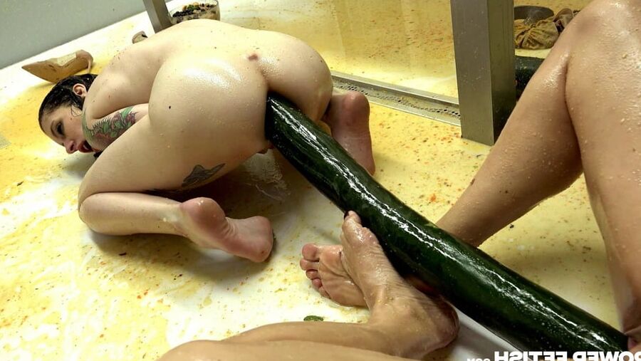 Kinky Soup and Zucchini in Anna’s Ass