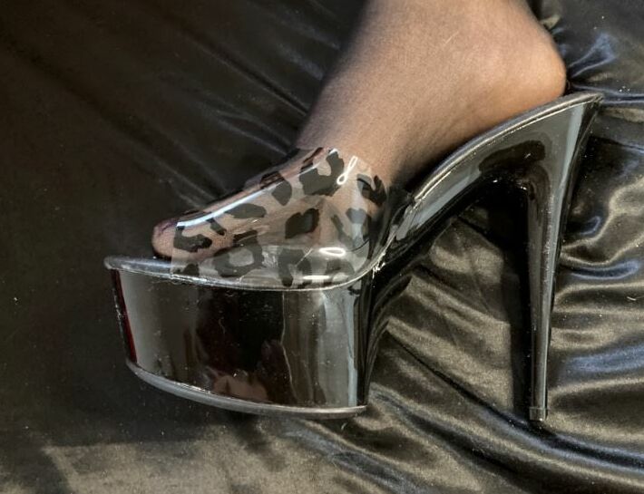 Sunday Morning new High Heels try on