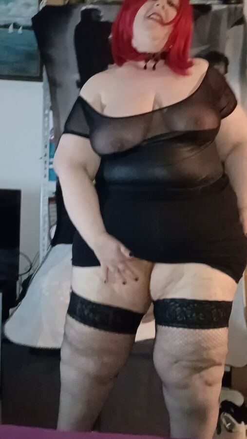 Karcelyne striptease and blow-job