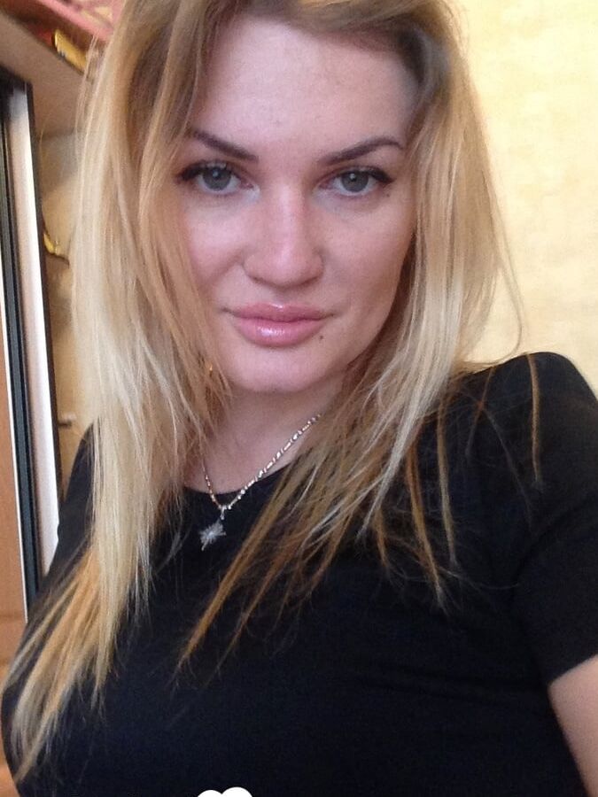 Croatian hottie showing all of her goods
