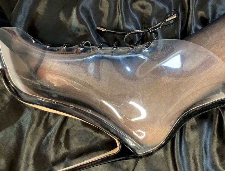 Sunday Morning new High Heels try on
