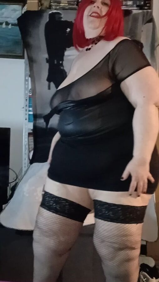 Karcelyne striptease and blow-job