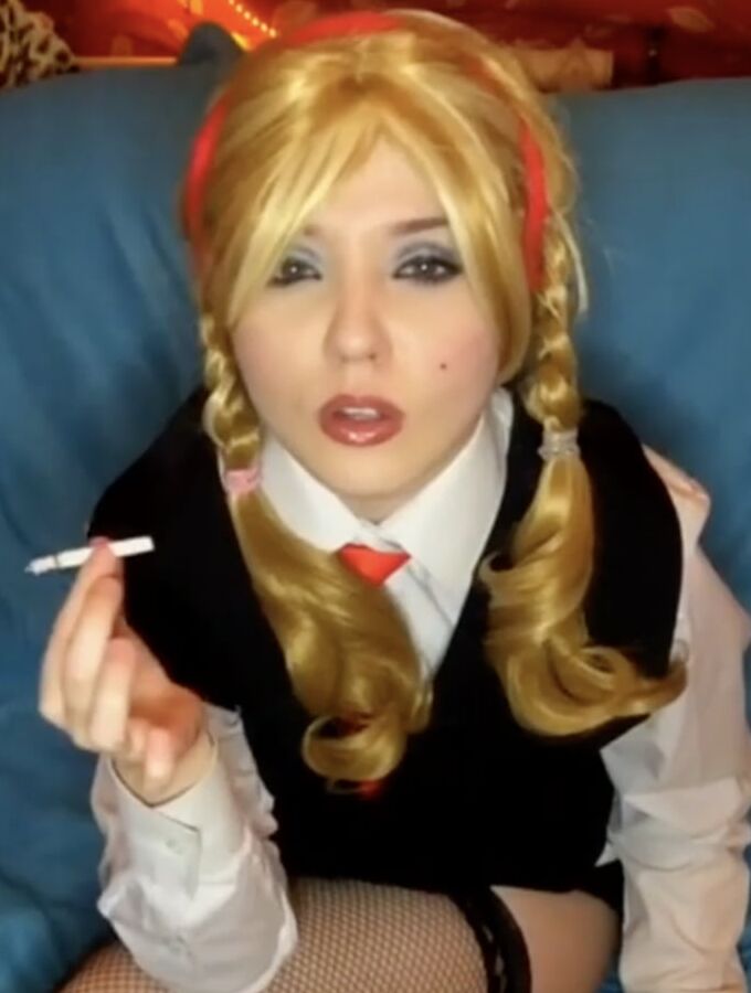 Smoking blondie