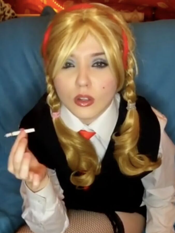 Smoking blondie