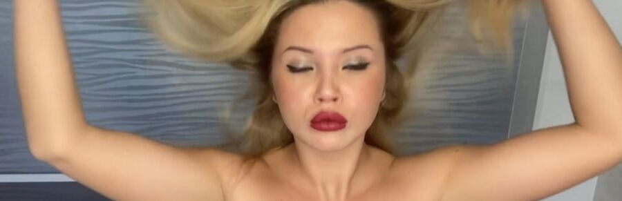 Naked hair brushing