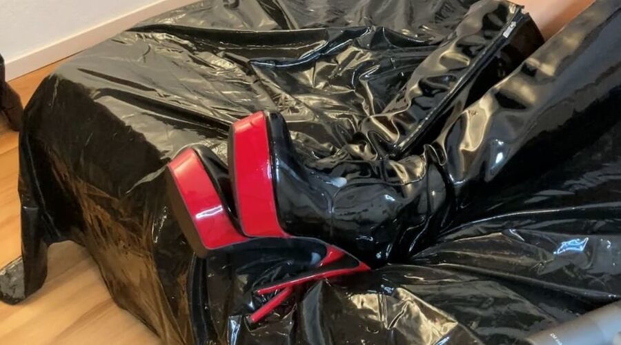 Cum on Black High Heel Patent Boots