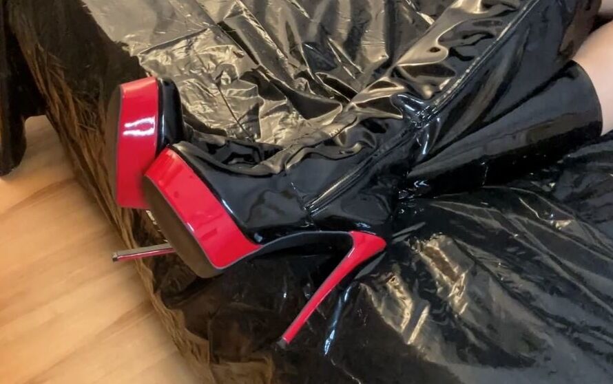 Cum on Black High Heel Patent Boots