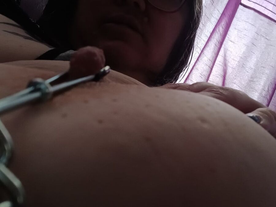 Clamped tits