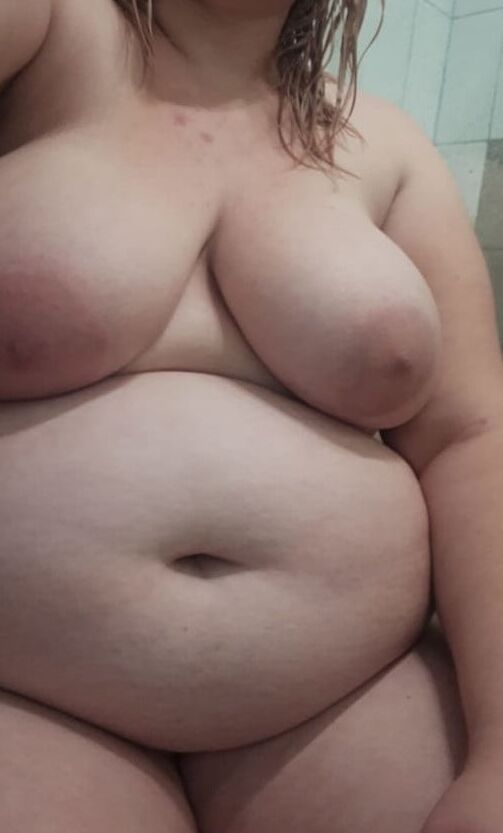 Slutty Tina showing her belly n titts