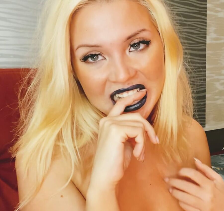 Teeth fetish