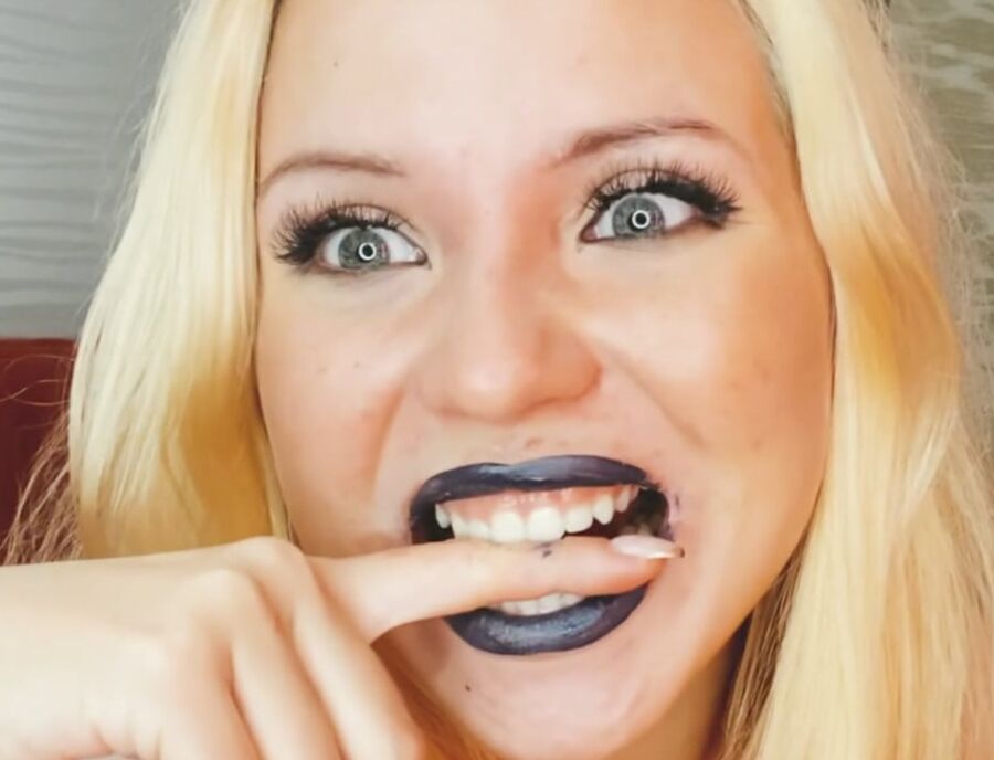 Teeth fetish