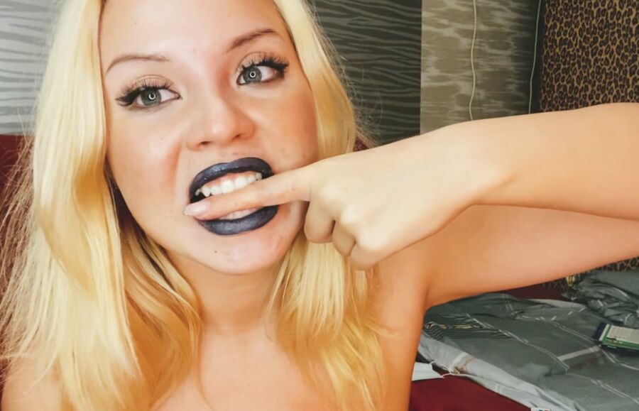 Teeth fetish