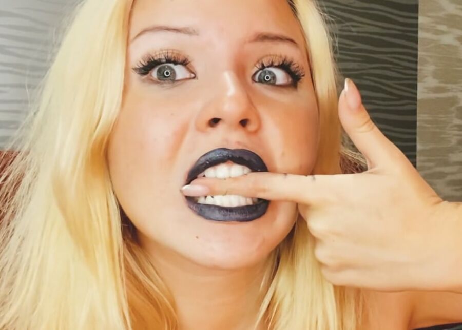 Teeth fetish