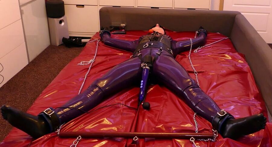 Latex Catsuit Self Bondage with Doxy for Lisa Essex