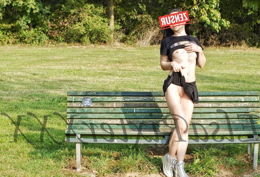 My hot butt plug walk, no panties in public in the city park