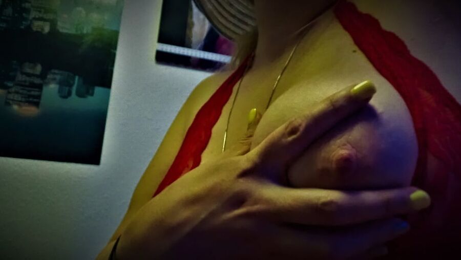 A picture collection of EstefaniaErotica breasts